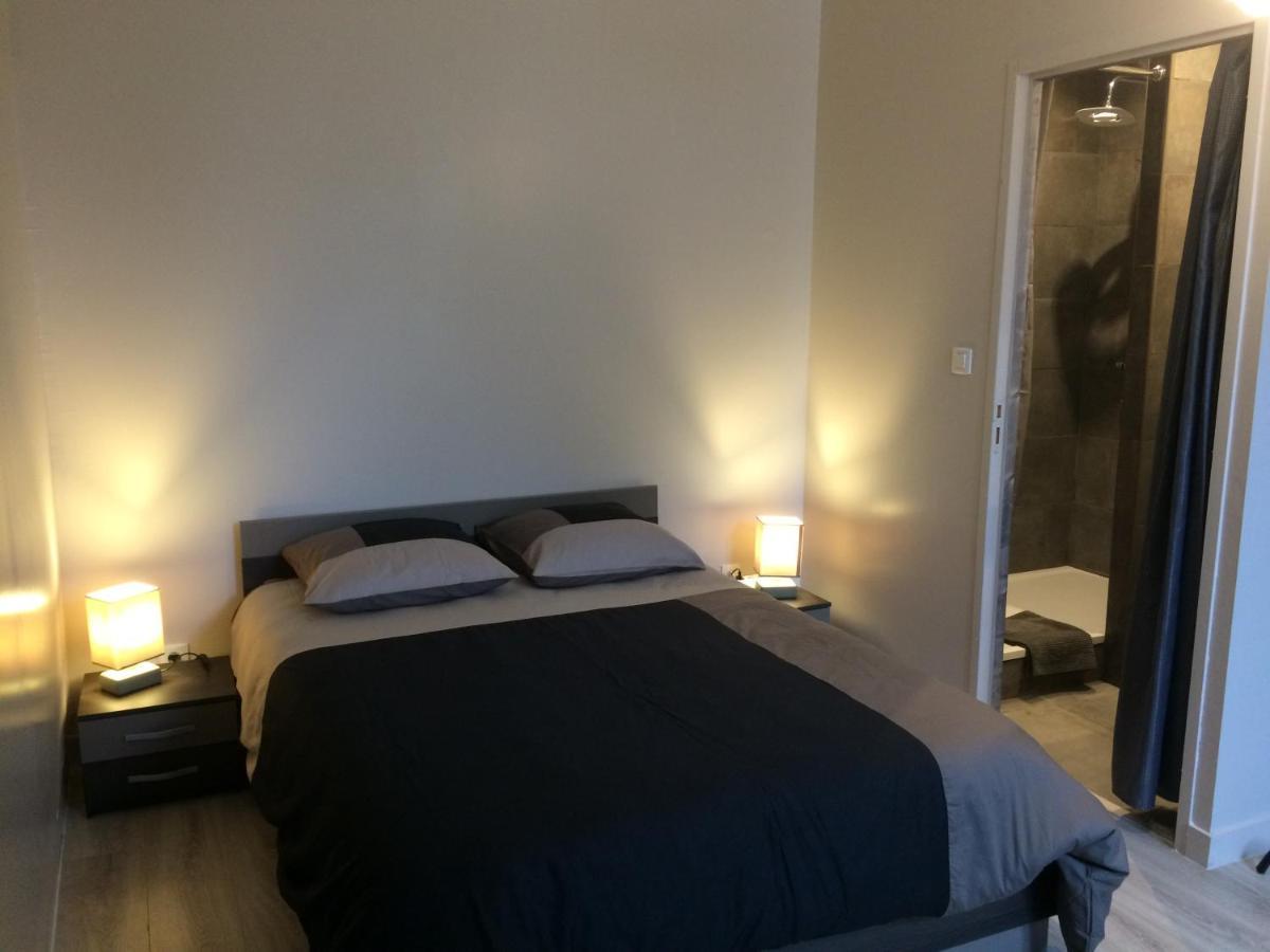 Studio Proche Gare Avec Kitchenette Et Wifi - Porte Rouge Thiviers Kültér fotó