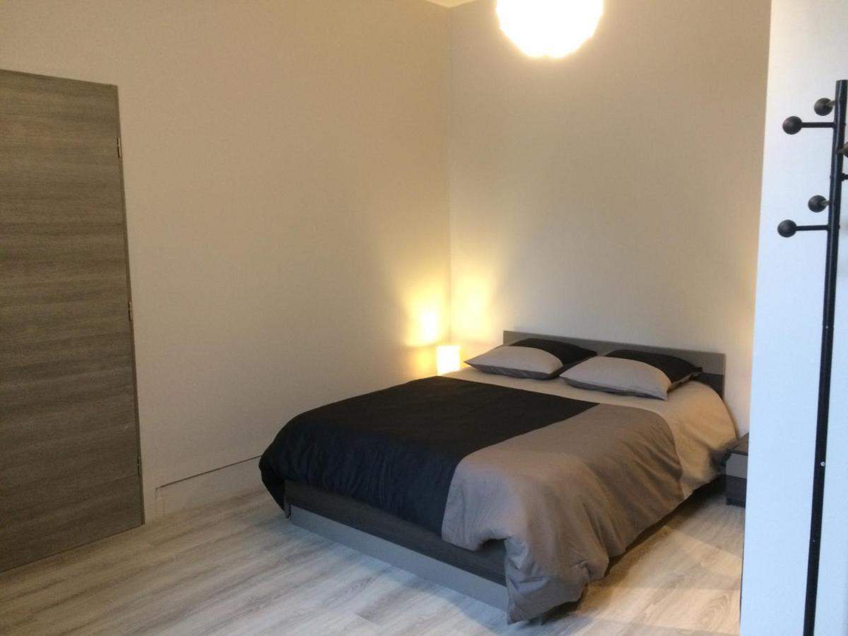 Studio Proche Gare Avec Kitchenette Et Wifi - Porte Rouge Thiviers Kültér fotó
