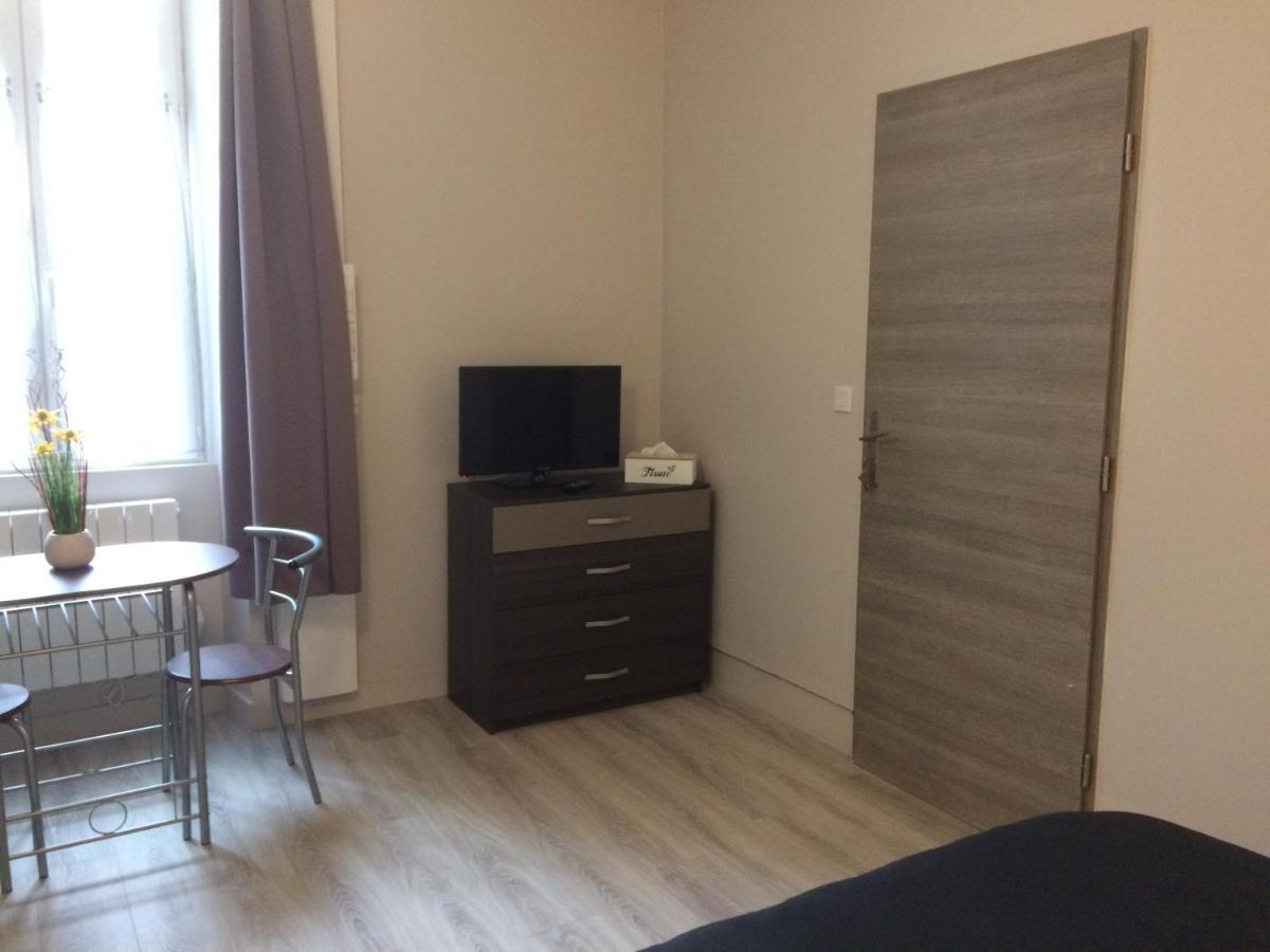 Studio Proche Gare Avec Kitchenette Et Wifi - Porte Rouge Thiviers Kültér fotó