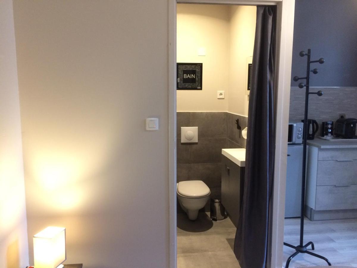 Studio Proche Gare Avec Kitchenette Et Wifi - Porte Rouge Thiviers Kültér fotó